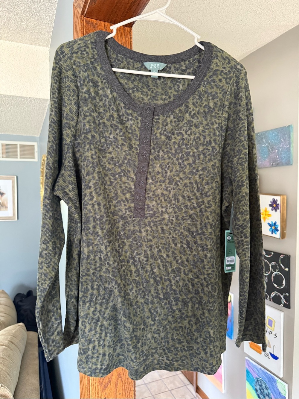 Terra & Sky Olive and BlCk Leopard-Print Long-Sleeve Henley